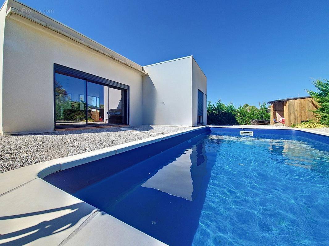 Maison à PEYRESTORTES