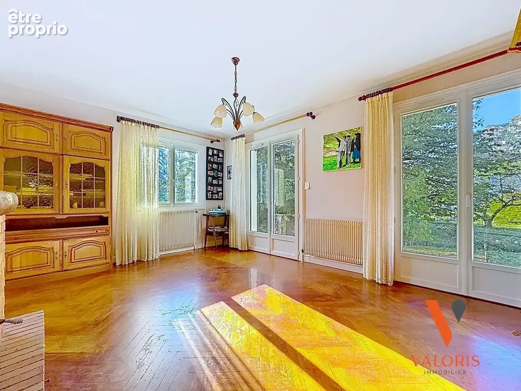 Maison 5 pièces 133 m² à vendre à Claix (38640) - photo 2