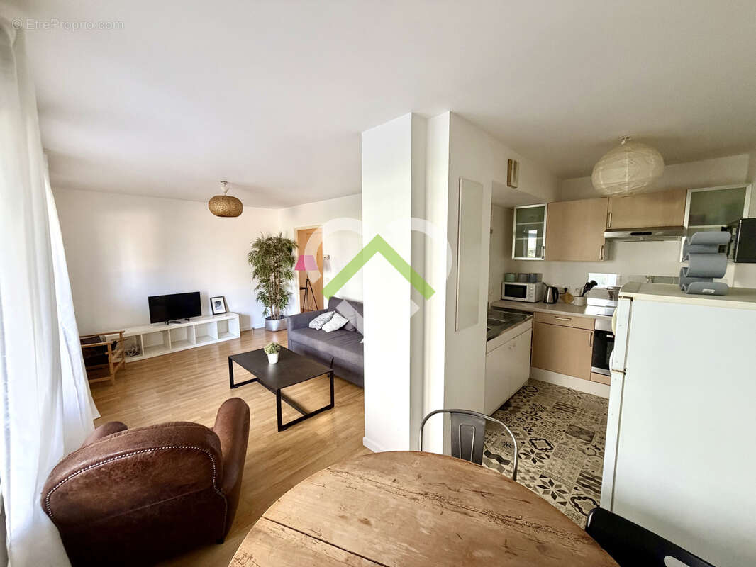Vieux-Lille   Superbe T2 en rez-de-chaussée avec box fermé - photo 3