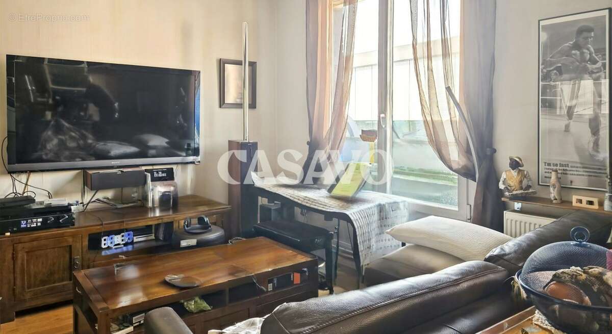 Appartement à LES PAVILLONS-SOUS-BOIS