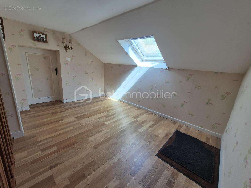 Maison à SAINT-MARTIN-SUR-OCRE