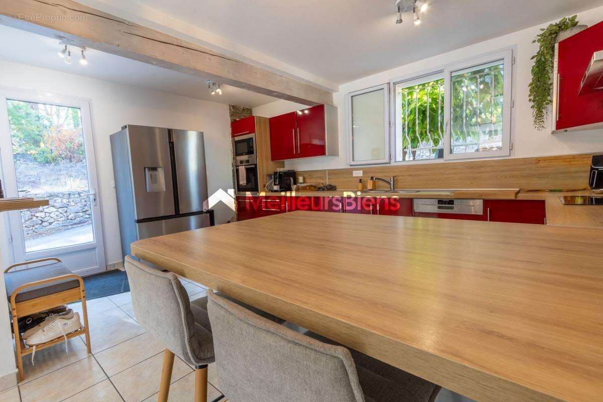 Maison à ROQUEBRUNE-SUR-ARGENS