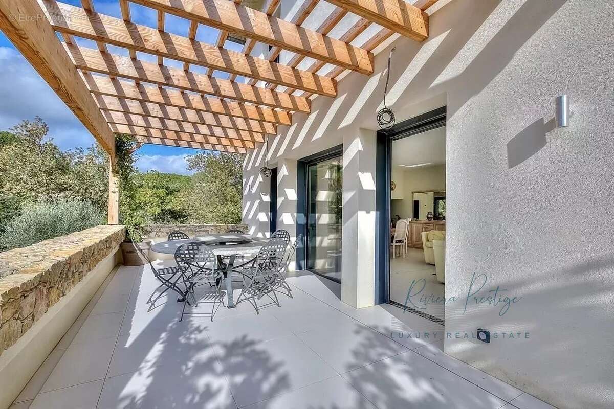 Maison à MOUGINS