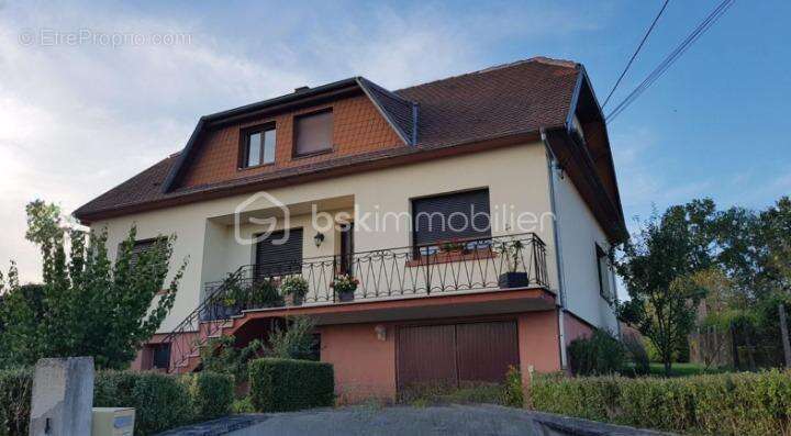 Grande maison familiale avec 2 logements, dépendances, hangar et box chevaux – Epping - photo 6