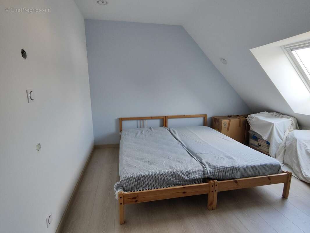 Maison à LANGROLAY-SUR-RANCE