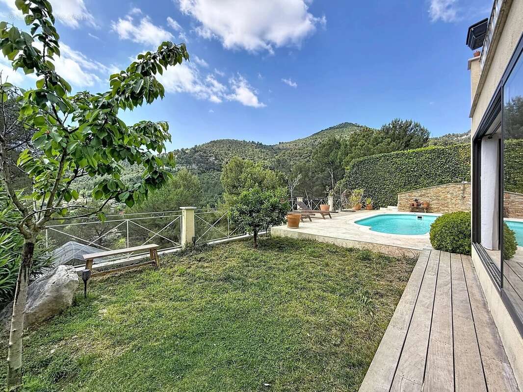 Maison à TOURRETTE-LEVENS