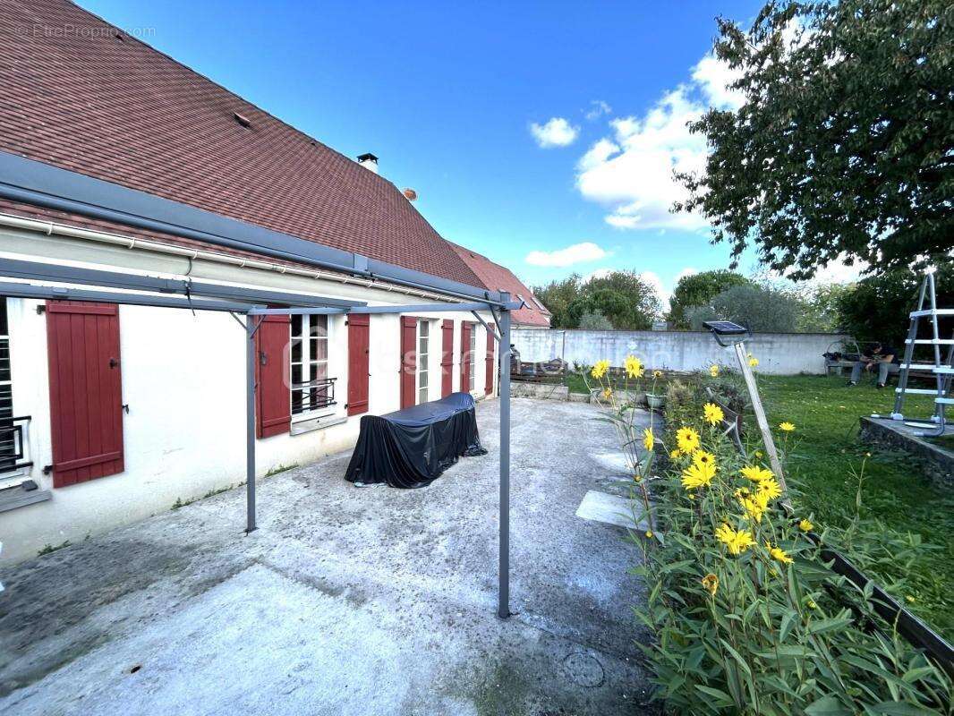 Maison à LONGUEVILLE