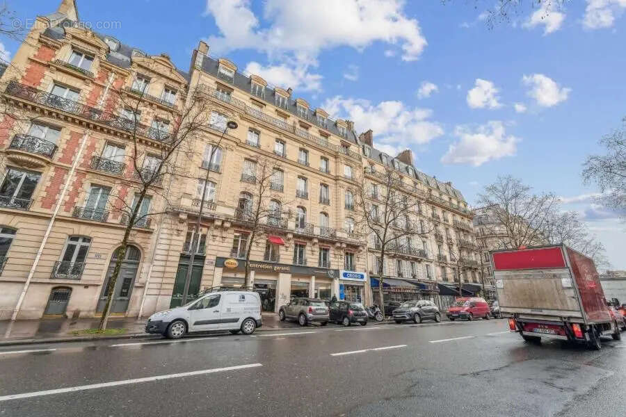 Commerce à PARIS-17E