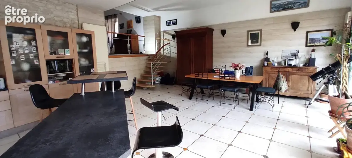 Maison 5 pièces 215 m² à vendre à Saintes (17100) - photo 3