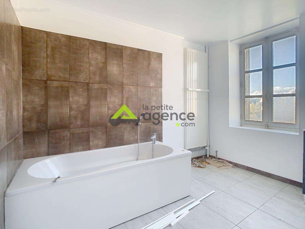 Maison à CHENERAILLES