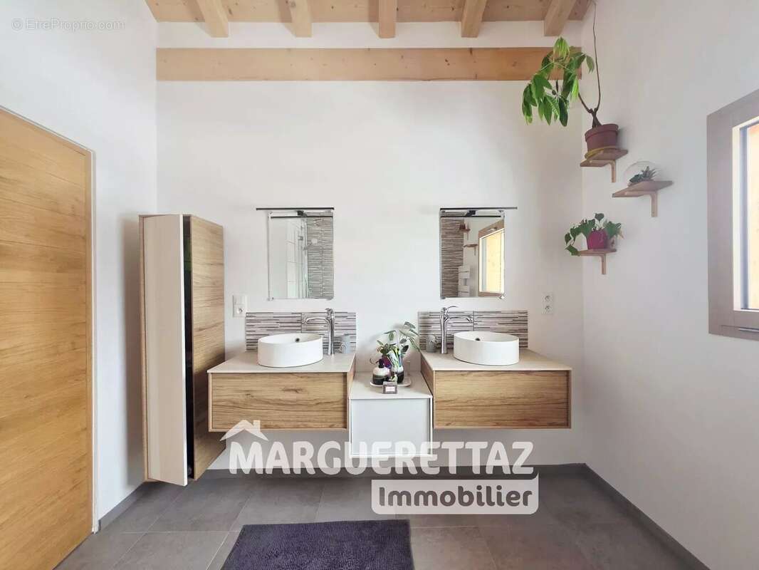 Maison à VIUZ-EN-SALLAZ