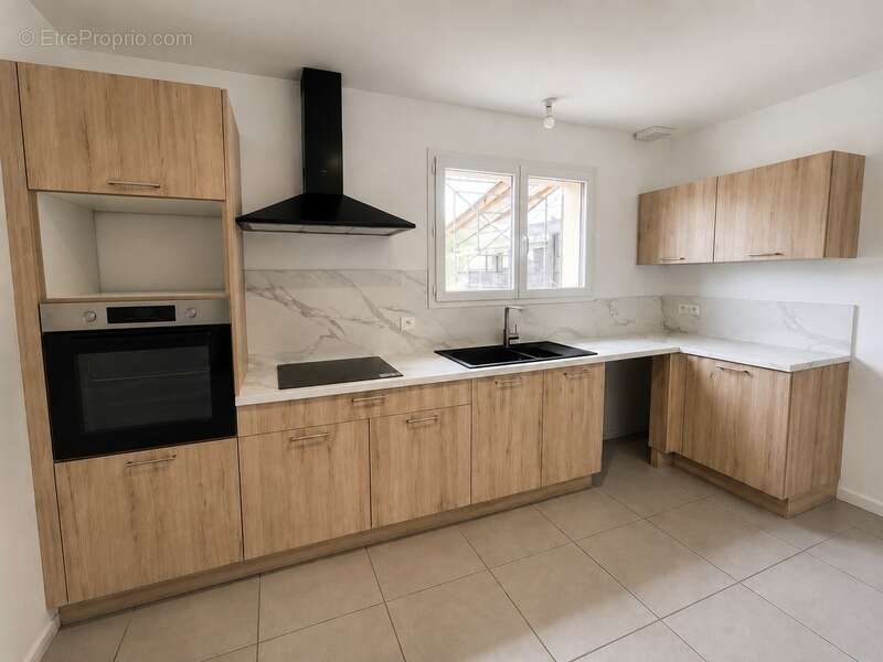 Moulis-en-Médoc – Plain-pied en parfait état, 3 chambres, cuisine neuve et climatisation - photo 2
