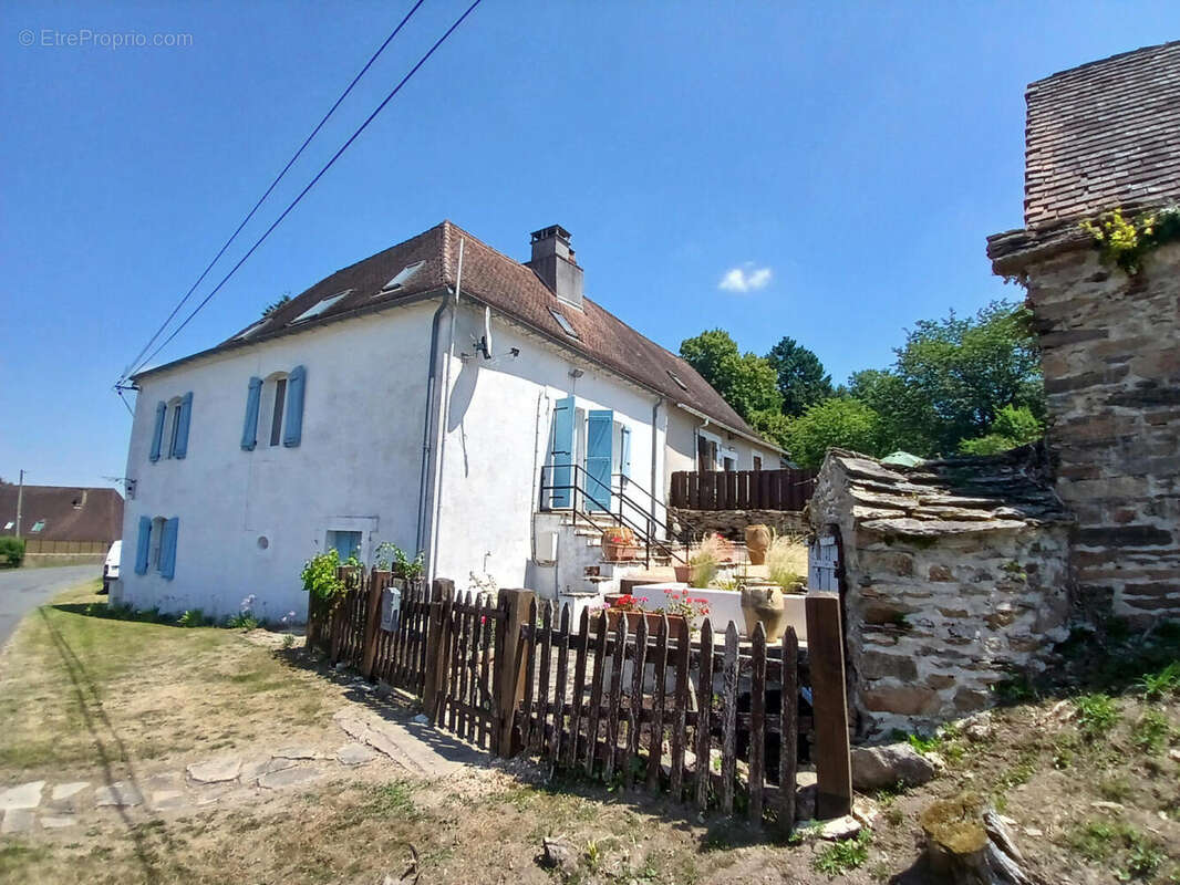 House - Maison à JUMILHAC-LE-GRAND