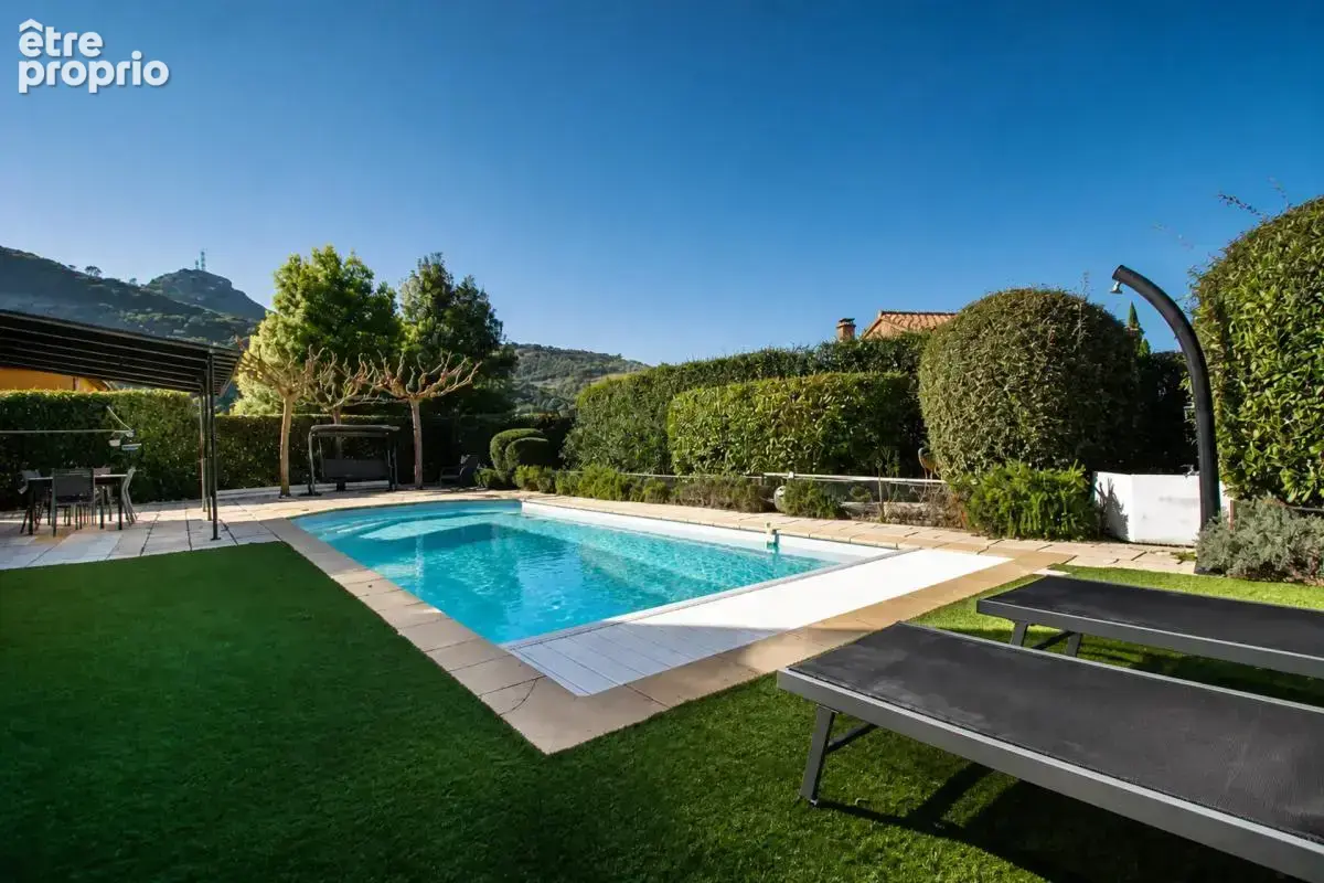 Maison de 6 pièces de 130 m² à Vallon-Pont-d'Arc - photo 8