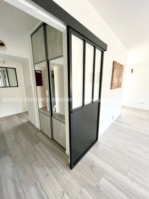 Appartement à SAINT-PAUL-TROIS-CHATEAUX