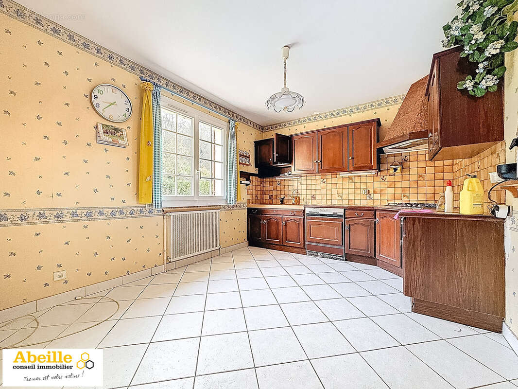 Maison traditionnelle de 116 m2 hab. sur sous-sol total terrain 531 m2 - photo 5
