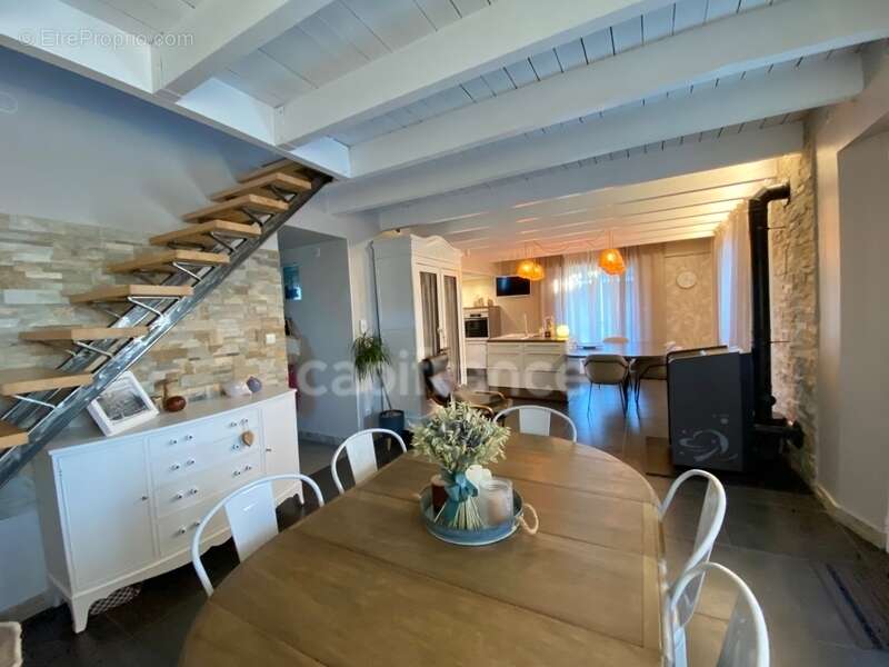 Maison à SAINT-QUENTIN-LA-POTERIE