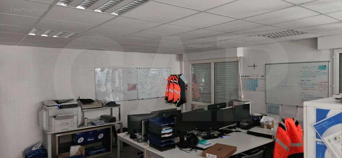 1006 m² à Rennes  - photo 3