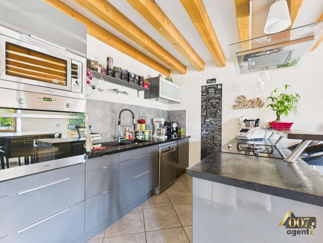 Maison à COISE-SAINT-JEAN-PIED-GAUTHIER