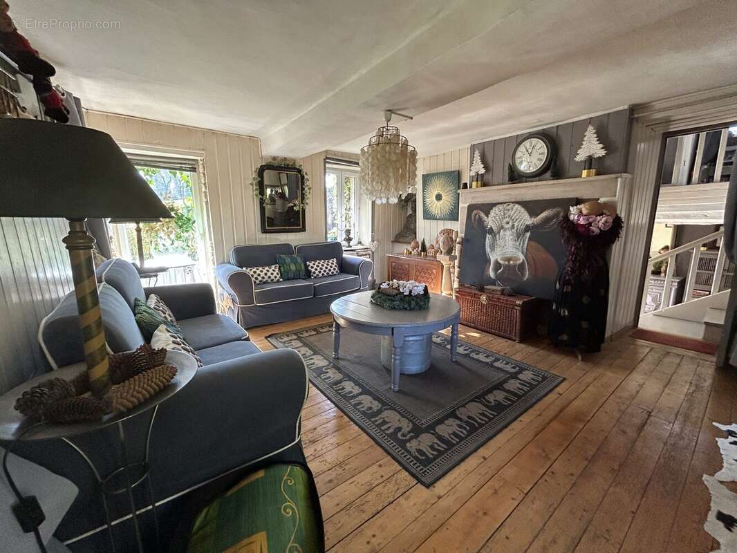 Maison à PONT-D'OUILLY