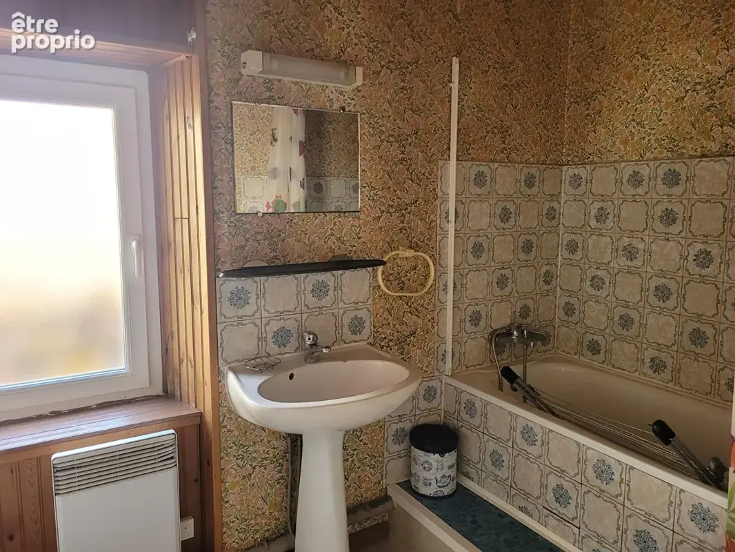 ROCHEFORT hyper centre - un appartement meublé de 27 m² au 2ème étage loué - photo 10
