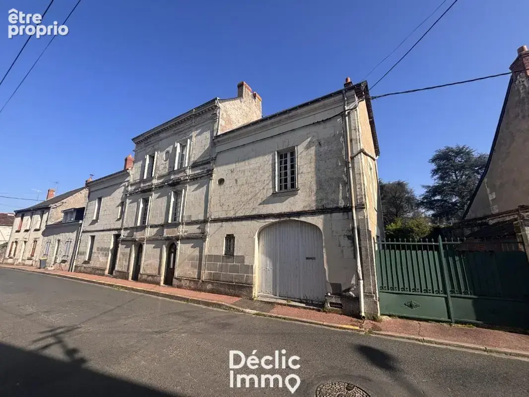 Maison 195 m² à Descartes  - photo 1