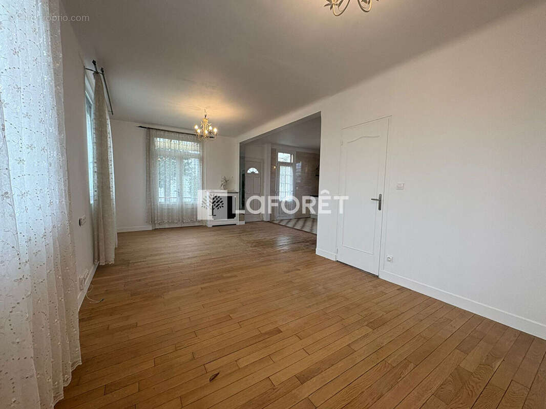 Maison à VILLIERS-LE-BEL