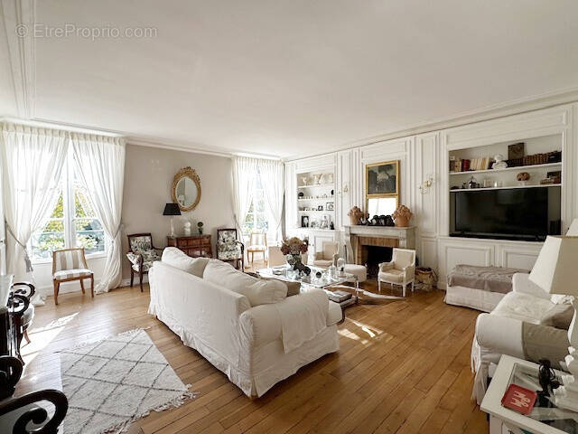 Appartement à VERSAILLES