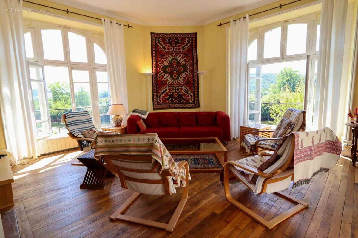 T02.20241316 - Maison à BEYNAC-ET-CAZENAC