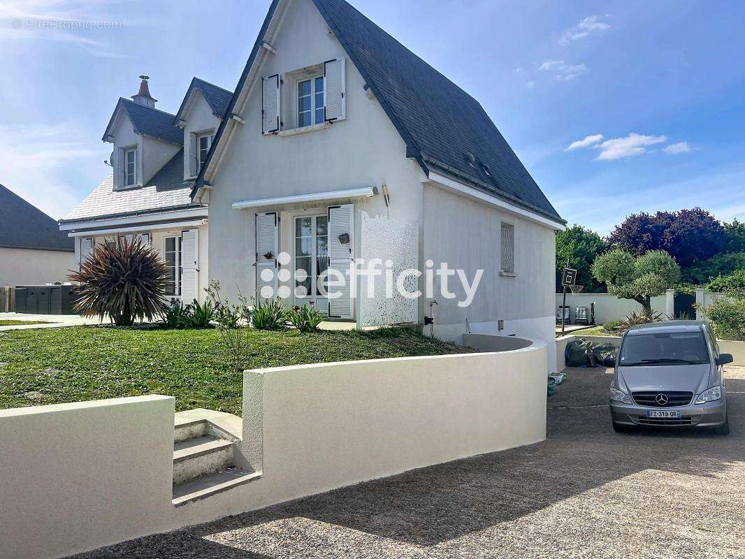 Maison à NOTRE-DAME-D'OE