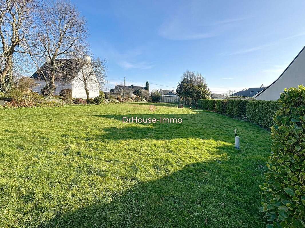 Terrain à LE DRENNEC