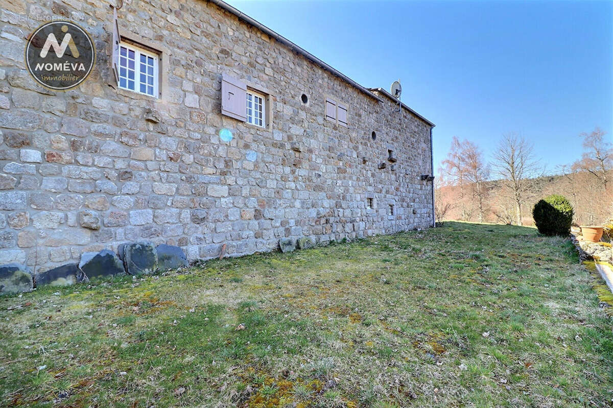 Maison à CHENEREILLES