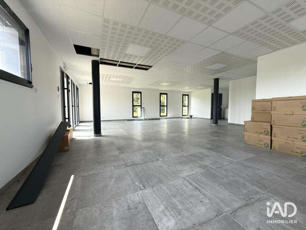 Photo 3 - Commerce à LIEUREY