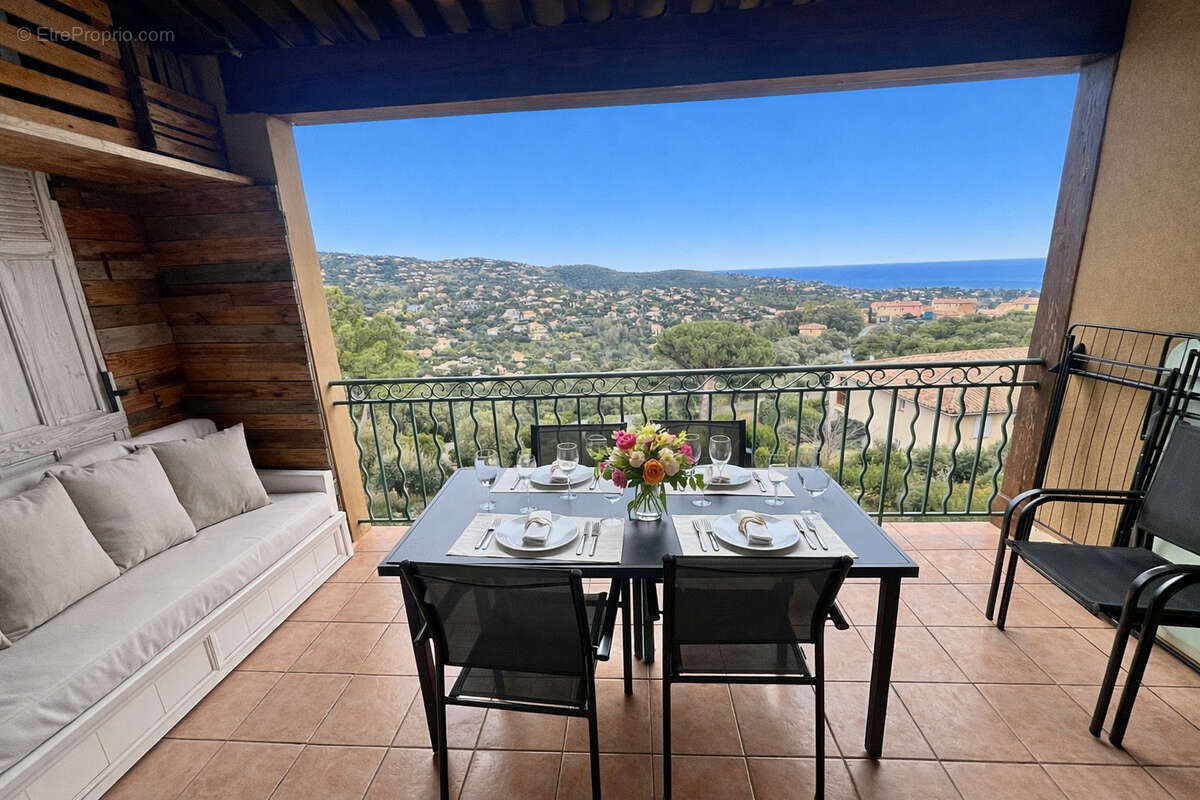 Appartement à ROQUEBRUNE-SUR-ARGENS