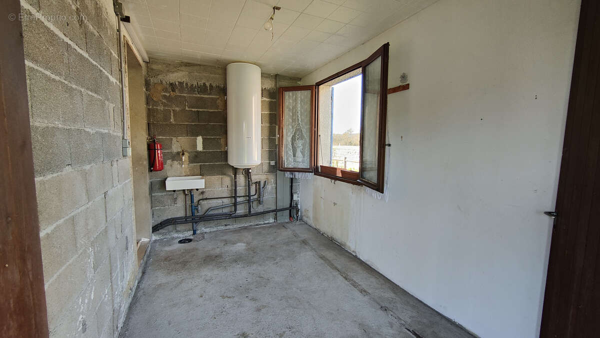 Maison à BERRIAS-ET-CASTELJAU