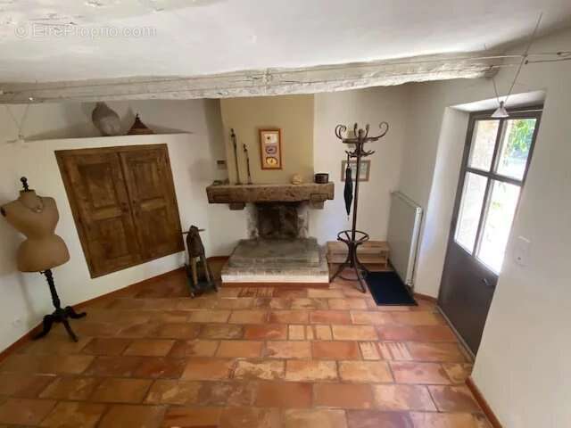 Maison à ENTRECASTEAUX