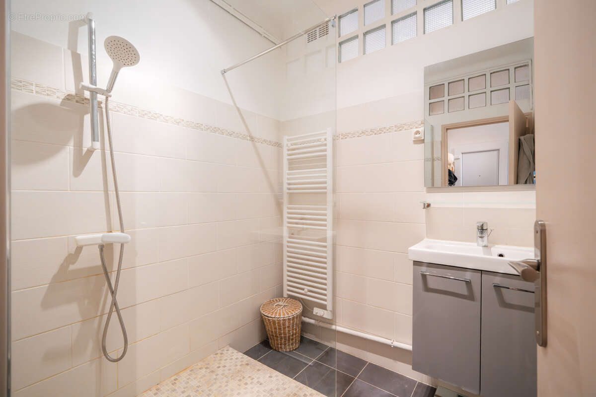 Appartement à MARSEILLE-6E