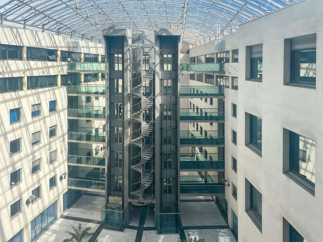 Commerce à LYON-3E