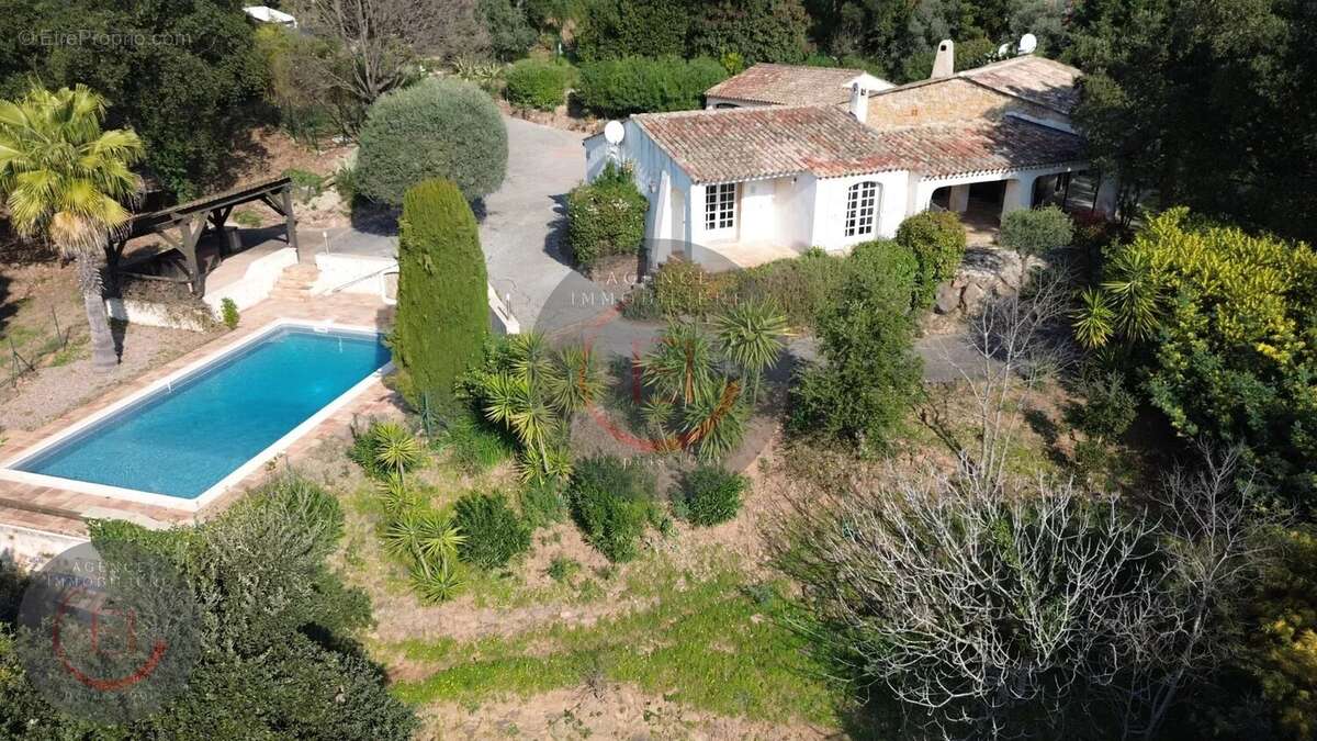 Maison à LES ADRETS-DE-L&#039;ESTEREL
