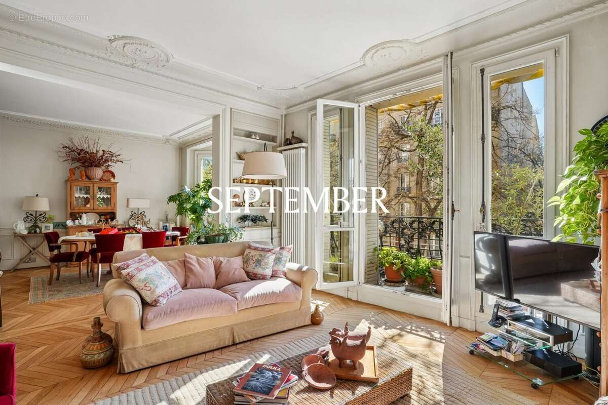 Appartement à PARIS-7E