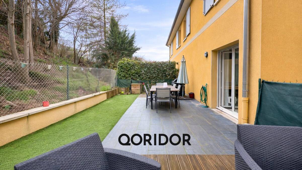 Appartement à GENAY