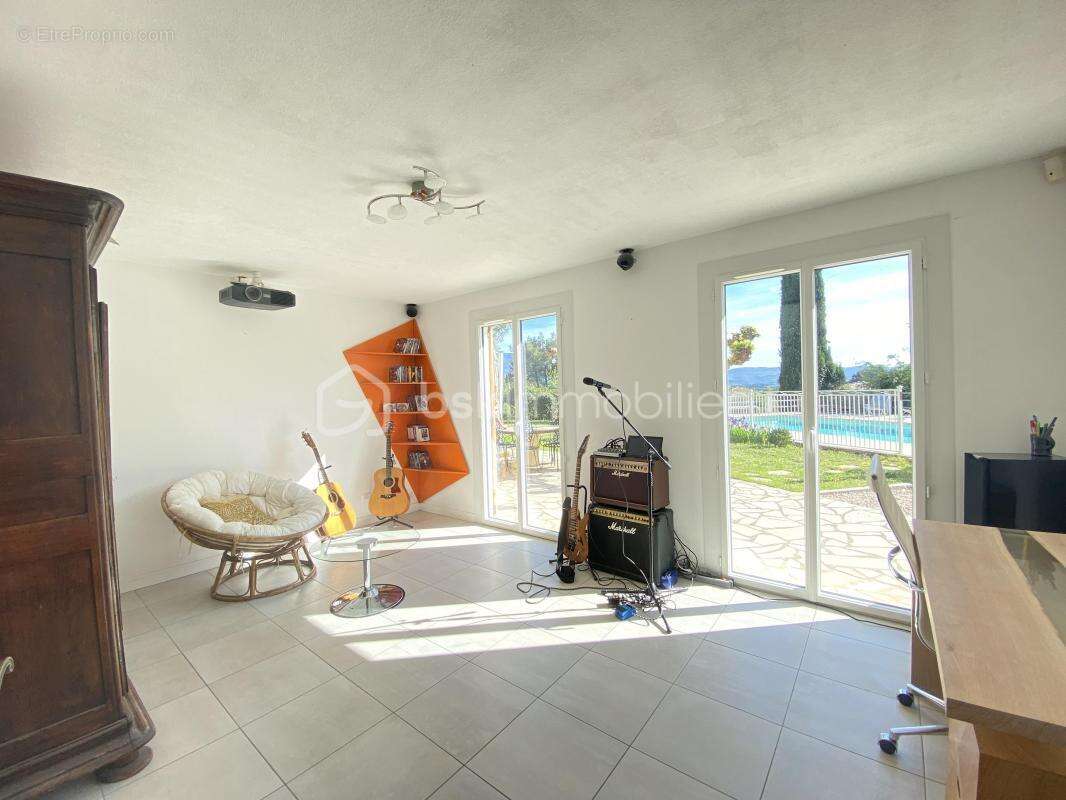 Maison à POURRIERES