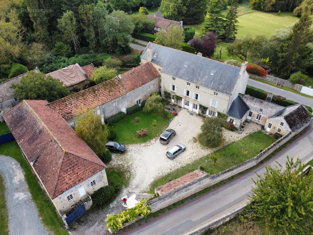Maison à FONTAINE-HENRY