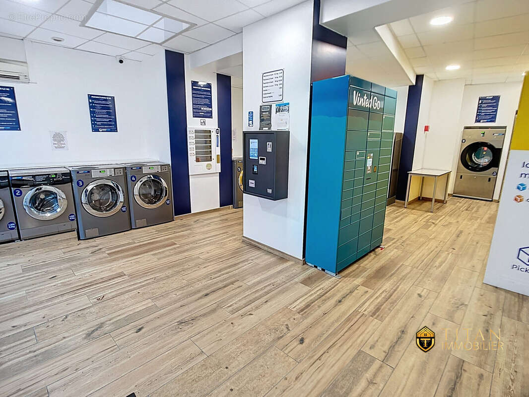 Immeuble avec local commercial et appartement - Petite-Synthe - Titan Immobilier - Appartement à DUNKERQUE