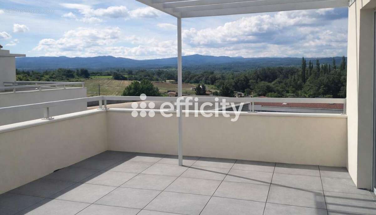 Appartement à ROUSSET