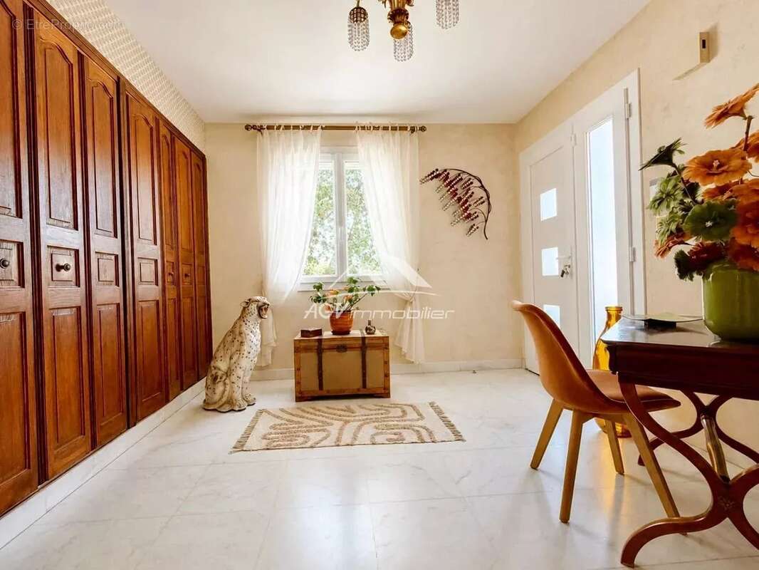 Villa Ribaute-les-Tavernes 230 m² habitables sur 9700 m² de terrain - photo 3