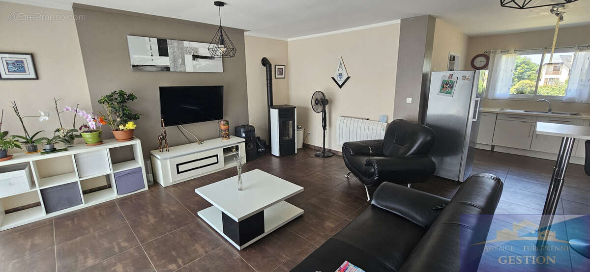 Maison familiale de plain pied a  pontacq - photo 6