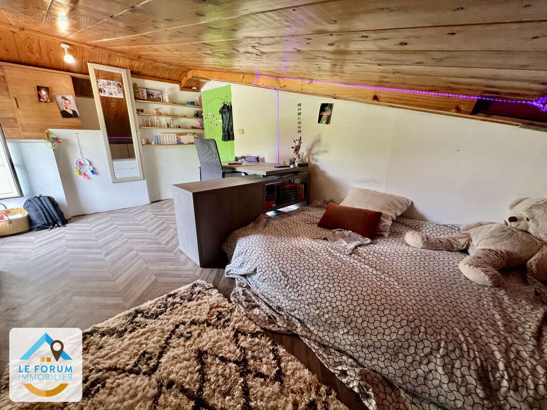 Tampon 97430 - ensemble immobilier - beaux volumes - fort potentiel - quartier prisé - photo 11