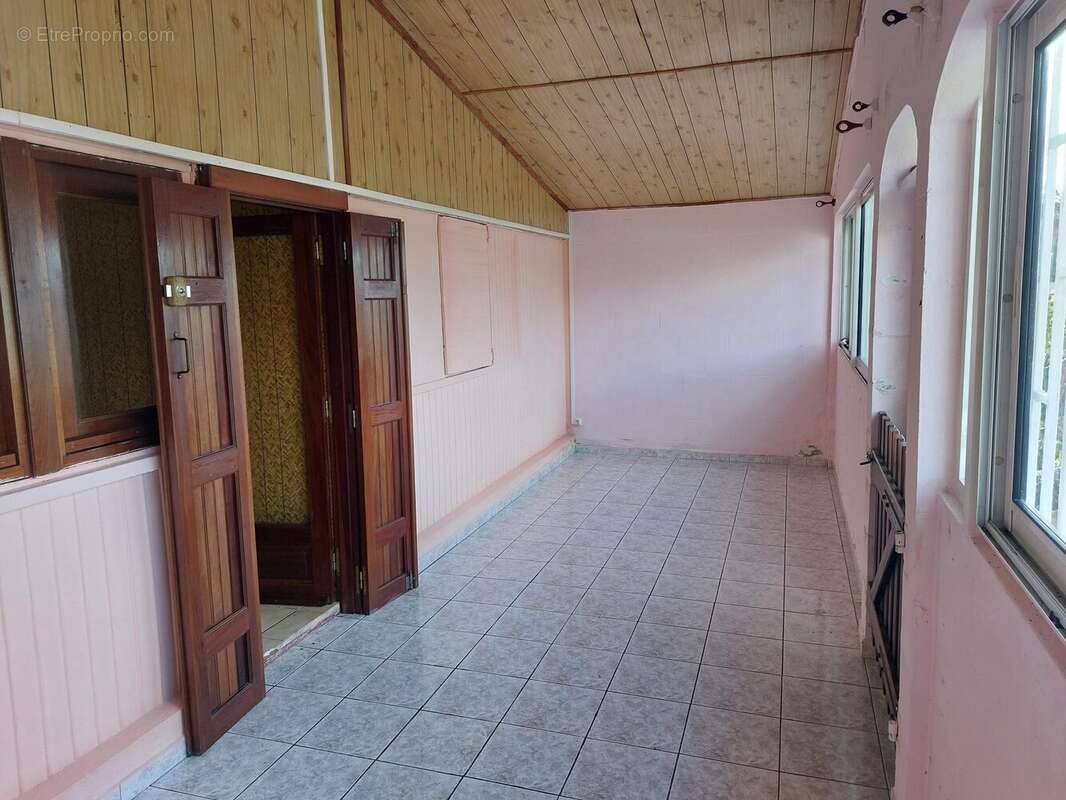 Maison 130 m² à Bras-Panon  - photo 3