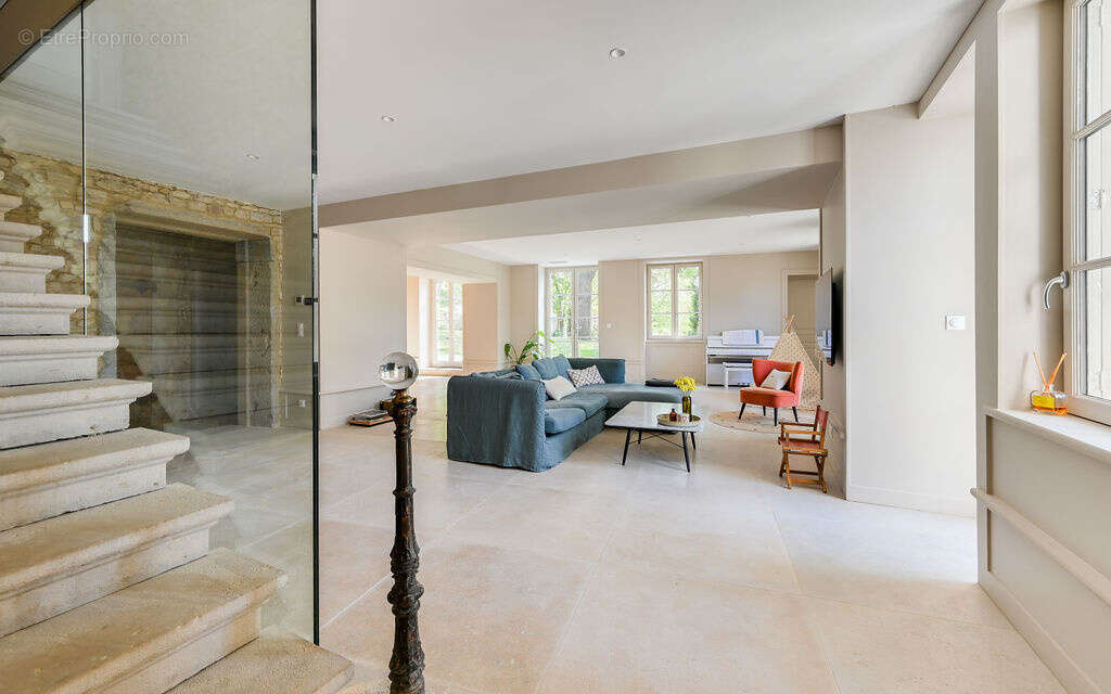 Hauteurs de Saint-Cyr-au-Mont-d'Or   Propriété de Maître de 340 m2 - 8 pièces 5 suites - photo 10